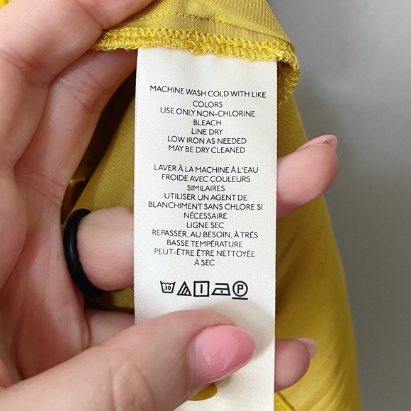 By Anthropologie Tiered Sleeveless Satin Blouse Honey Mustard Gold Size Small - Picture 11 of 12